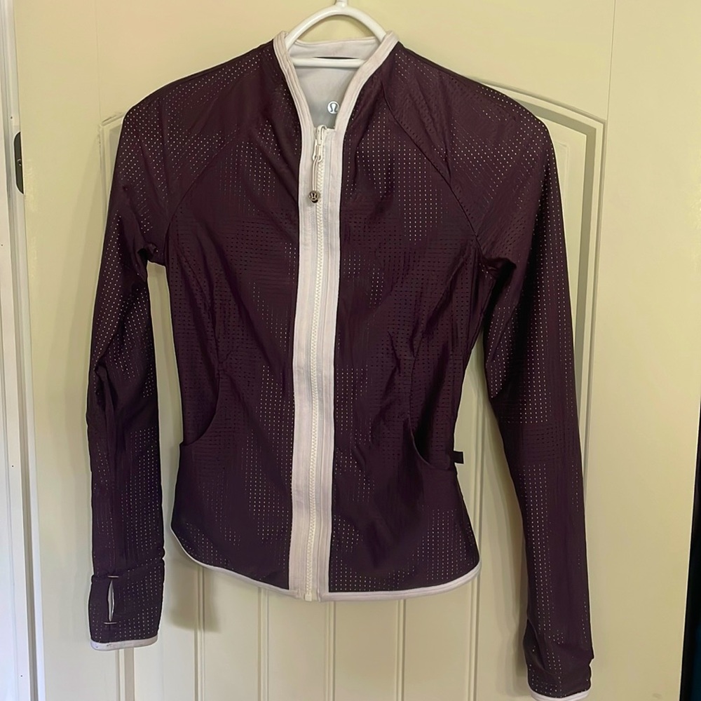 Lululemon Find your Bliss reversible jacket.